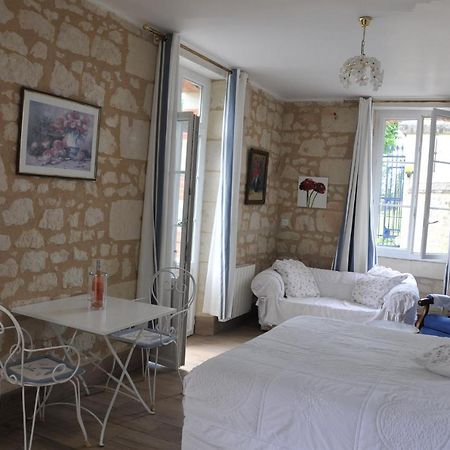 Petite Maison Des Roses - Gite 2 Personnes Brain-sur-Allonnes Eksteriør bilde