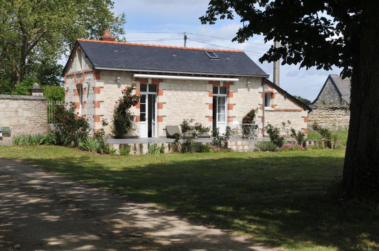 Petite Maison Des Roses - Gite 2 Personnes Brain-sur-Allonnes Eksteriør bilde